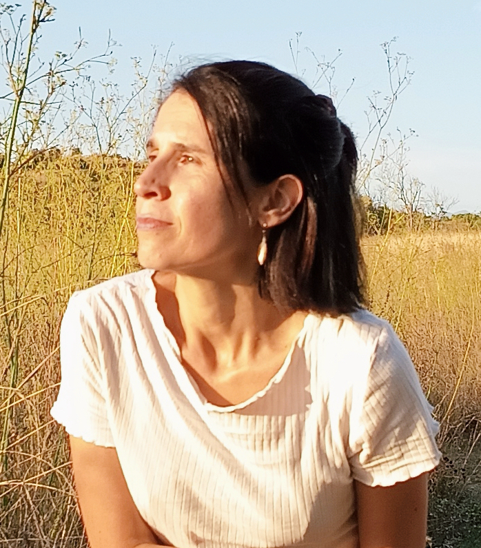 psicóloga online Barcelona, terapia online Barcelona, psicóloga transpersonal online, psicología transpersonal online, terapeuta holística online, terapia holística online, psicología espiritual online, psicóloga espiritual online, terapia de voz consciente online, voz como vibración terapia online, voz como expresión terapia online, música consciente terapia online Barcelona, terapia cuerpo-mente online Barcelona, psicología holística Barcelona online, acompañamiento psicológico online Barcelona, psicoterapeuta online Barcelona, terapia integrativa online Barcelona, psicóloga online especializada en voz y vibración, terapia emocional voz consciente online Barcelona, terapia mindfulness y música consciente online, psicóloga online de confianza Barcelona